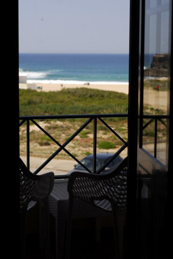 Supertubos Beach Hostel Atouguia Da Baleia Exterior photo